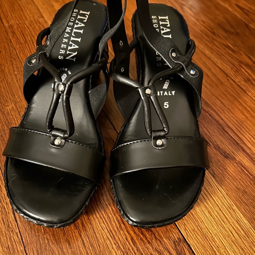 Italian Shoemakers Women's Black Sandals